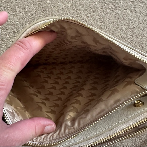 Lo and Sons Crossbody Bag "The Pearl" IVORY - Picture 15 of 15